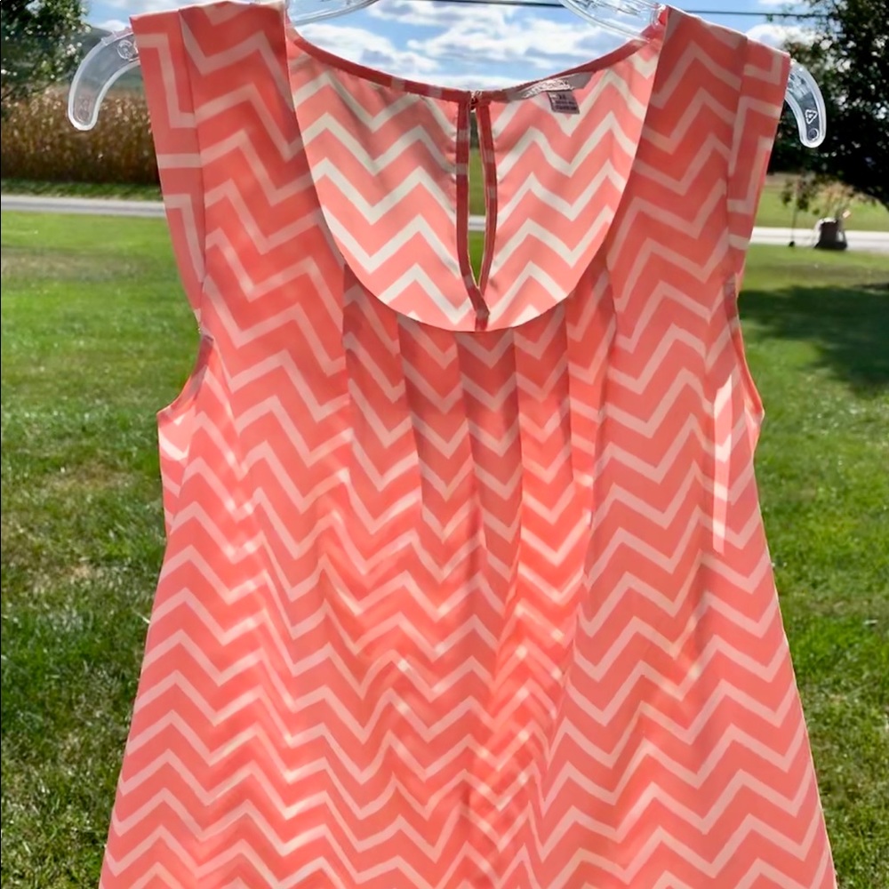 Sleeveless shirt
